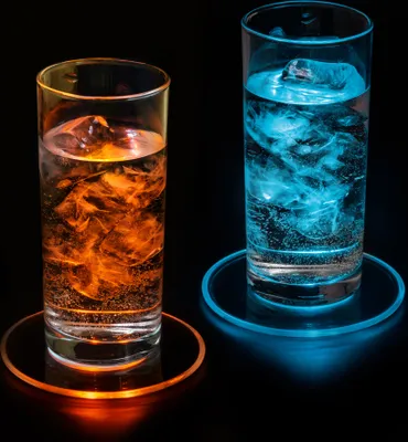 Produktbild von 2er Set PRECORN LED Untersetzer Bierdeckel Leuchtend für Getränke ON/Off Taste Wasserdicht Untersetzer Acryl Rund für Gläser Flaschen Partys Hochzeiten Bar Weihnachten Pub Geburtstag Leuchtuntersetzer