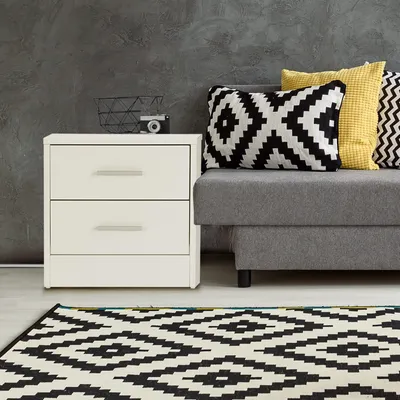 Image de Table de chevet en bois avec 2 tiroirs