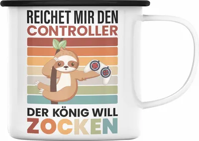 Produktbild von Trendation - Zocken Reichet Mir den Controller König Emaille Tasse Geschenk Gamer Jungs Jungen Geschenkidee Zocker Faultier Grafik (Schwarz)