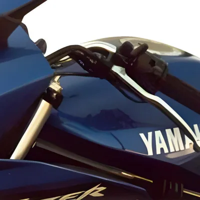 Produktbild von Windschutzscheibe MRA schwarz 385 x 310 mm mit ABE für Yamaha FZS 600 Fazer