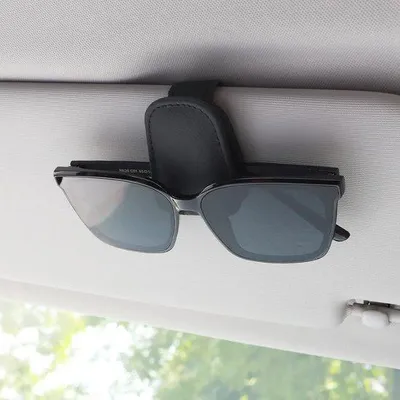 Obrázok produktu pre Držiak na slnečné okuliare do auta – magnetický kožený držiak na mapy (čierny)