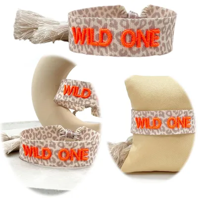 Produktbild von LS-LebenStil Canvas Statement Armband Wild One Leo Orange besticktes Stoffarmband gewebt textiles Quasten Spruch Boho Geschenk Freundschaftsarmband