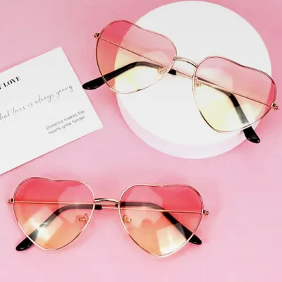Produktbild von Sonnenbrille Damen mit Verlaufsgläsern, Herzform, Retro Stil, Vintage Kostüm Accessoires für Sommer, Partys, Karneval