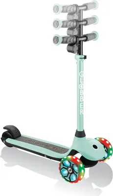 Obrázek produktu pro GLOBBER ONE K E-MOTION 4 PLUS - e-koloběžka, lithiová baterie, motor 80 W, 125/90 mm, 3 kola, LED kola, mentolová barva