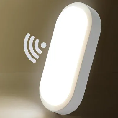 Productafbeelding van LED-plafondlamp met bewegingssensor en IP54, 12W voor badkamer, kelder, garage en balkon