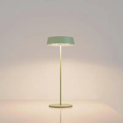 Productafbeelding van Dimbare LED-tafellamp voor binnen en buiten - 4400 mAh, waterdicht en draadloos