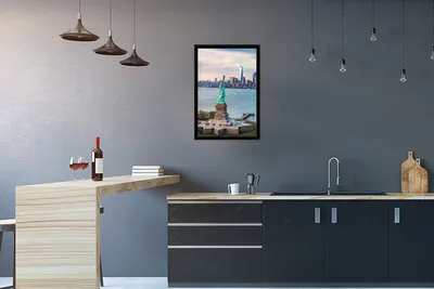 Produktbild von MuchoWow® MuchoWow® Gerahmtes Poster Freiheitsstatue mit der Skyline von New York 40x60 cm - Poster mit zchwarzem Bilderrahmen - Papierdruck - Wandbilder