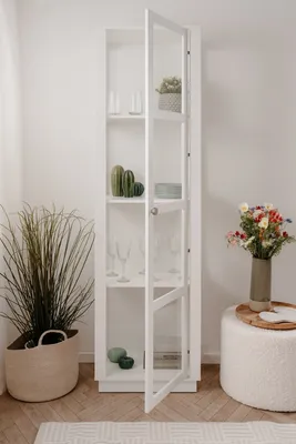 Produktbild von Vitrine >Arles< in weiß - 56x195x40cm (BxHxT)
