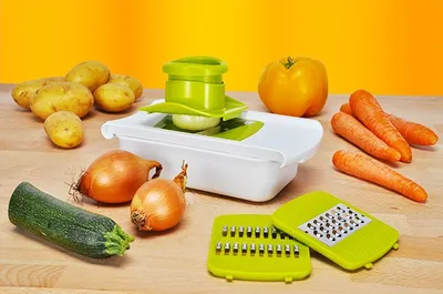 Produktbild von Gemüsereibe mit Auffangschale und 3 verschiedenen Aufsätzen