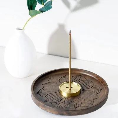 Produktbild von Räucherstäbchenhalter aus Holz, Lotus-Design – Auffangbehälter für Asche – für Meditation – Wohnaccessoire – Yoga – Walnussbaumholz, 12 cm – Räucherstäbchenhalter