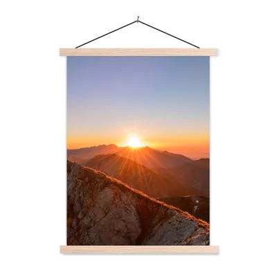 Produktbild von MuchoWow® Textilposter Berg - Landschaft - Sonne 60x80 cm mit holzfarbenen Rahmen - Wandbild