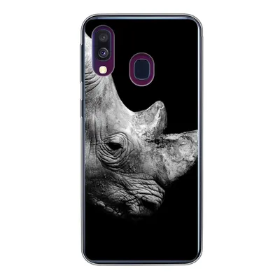 Produktbild von MuchoWow® Handyhülle Schutzhülle Hülle für Samsung Galaxy A40 Portrait Nashorn auf schwarzem Hintergrund Silikon Softcase Handy Hülle - Handy-Tasche