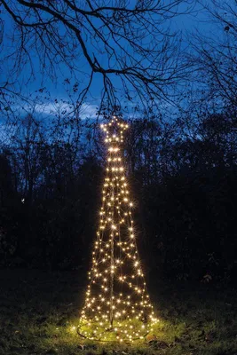 Productafbeelding van Boom met ster 236led flash classic warm ip44 trafo met timer d70h200 cm Anna's Collection