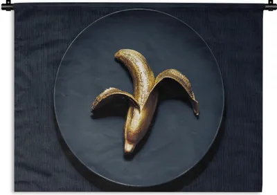 Produktbild von MuchoWow® Wandteppich Wandbehang Goldene Banane auf dunklem Hintergrund 150x112.50 cm Tapisserie Dekoration Wandtuch - Wanddecke - Wandteppiche