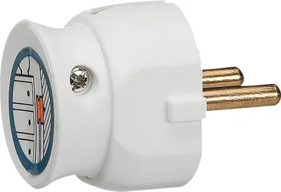 Produktbild von Niedriger Stecker 2P 16a weiß