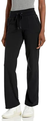 Image de Jeans pour femmes Danskin, coupe droite, style décontracté. Pantalons de sport, etc
