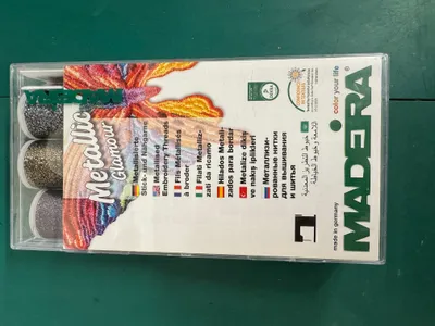 Produktbild von Madeira 18er Garnbox Metallic Supertwist 18 x 200m