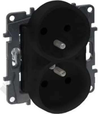Image de Prise double avec sécurité enfant 2P + E franz. Système noir Niloe Step