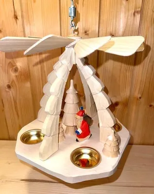 Produktbild von Deckenpyramide Weihnachtsmann Natur Höhe ca. 20cm NEU