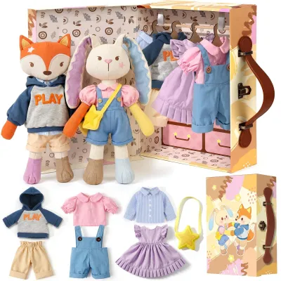 Produktbild von Set von 2 Plüschspielzeugen, Kaninchen und Fuchs, mit Kleidung und Aufbewahrungstasche