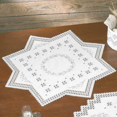 Image de Permin Hardanger Set de nappe "Hardanger Kranz", motif à compter, 67x67cm, 27-0832