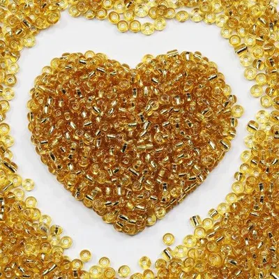 Zdjęcie produktu dla Przezroczyste koraliki 4 mm, rozmiar 6/0, szklane, do biżuterii