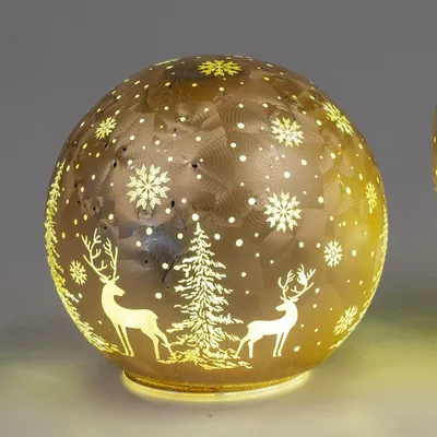 Produktbild von formano LED Deko Kugel Weihnachten drehend 15 cm Frosty Gold mit Hirschmotiv
