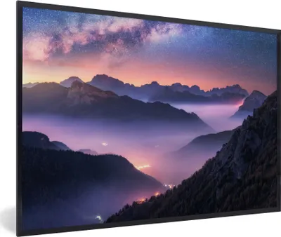 Produktbild von MuchoWow® Gerahmtes Poster Berge - Sternenhimmel - Nebel 60x40 cm - Poster mit Schwarzem Bilderrahmen Wandposter Rahmen Foto Bilder - Printing - Wanddeko Schlafzimmer