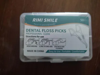 Zdjęcie produktu dla RIMI SMILE Niciowykałaczki 50 szt. – Nić Dentystyczna z Wykałaczką, Zamykane Pudełko