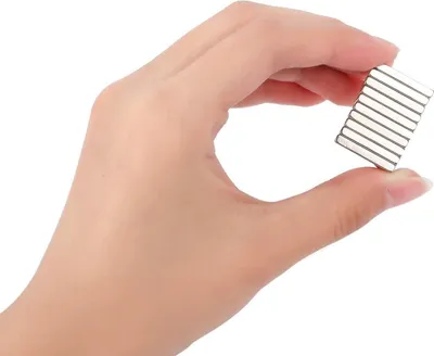 Produktbild von 12 Stück Neodym-Magnete 30 x 10 x 3 mm - Extra stark - Rechteckige Magnetaufkleber - Magnettafel und Küchenschrank - Set von 12 Magneten