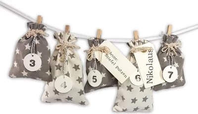 Produktbild von DIY Adventskalender zum Befüllen Schneeflöckchen Baumwollbeutel grau,creme mit Sternen,Ziffern weiß