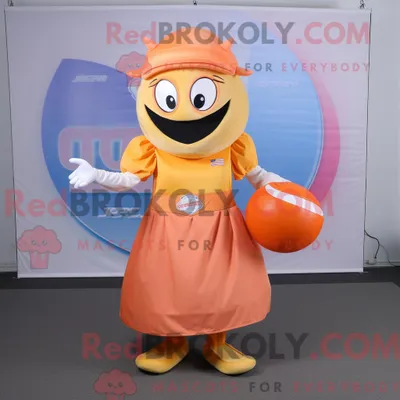 Produktbild von Maskottchen-Figur REDBROKOLY mit pfirsichfarbenem American-Football-Helm bekleidet mit einem Maxirock und Clutch-Taschen