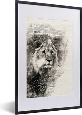 Produktbild von MuchoWow® MuchoWow® Gerahmtes Poster Löwe - Zeitung - Rauch 40x60 cm - Poster mit zchwarzem Bilderrahmen - Poster in Rahmen