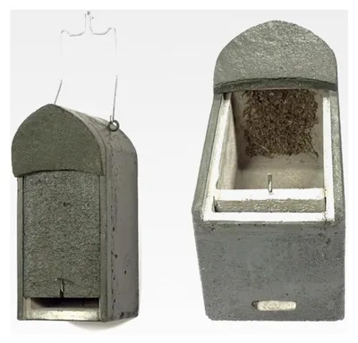 Produktbild von Fledermaushöhle aus Holzbeton mit Zwei Einschlüpfen mit 12 mm | Wetterfest | Fledermausquartier | Fledermauswochenstube | Großraumhöhle | Sommerquartier | Fledermauskasten|Fledermaus-Haus