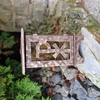 Produktbild von eberin · Laterne Christusmonogramm · Grablaterne-Schmiedeeisen · Kupfer-bronzeton · verzinkt mit Glasscheiben · für Lichte bis 7 Tage Brenndauer