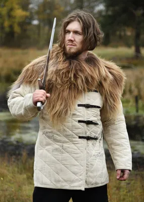 Produktbild von Schulterfell aus Nordlandschnucken-Fell, braun meliert - Wikinger Mittelalter Kostüm Schaffell Tierfell Umhang Größe: S/M