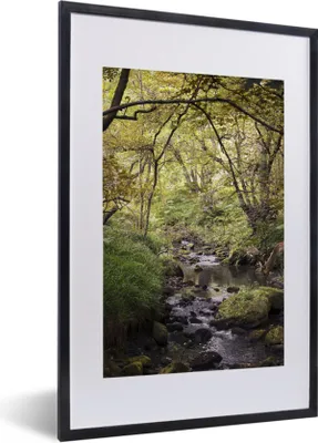 Produktbild von MuchoWow® Gerahmtes Poster Hirsch - Baum - Wald 40x60 cm - Poster mit Schwarzem Bilderrahmen Wandposter Rahmen Foto Bilder - Poster in Rahmen