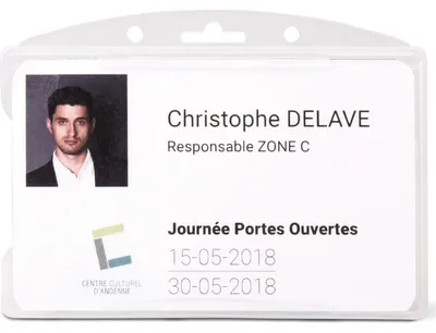 Zdjęcie produktu dla Uchwyt na identyfikator 65x95mm przezroczysty plastik PU=10 sztuk