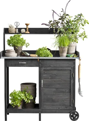 Produktbild von Dehner Holzpflanztisch Hamilton, ca. 125 x 112 x 46 cm, FSC® Tannenholz, braun