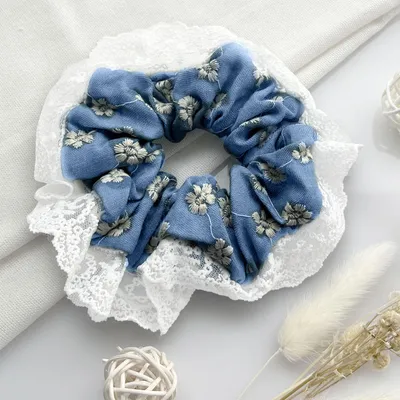 Image de Chouchou classique en denim avec dentelle bleu clair décontracté