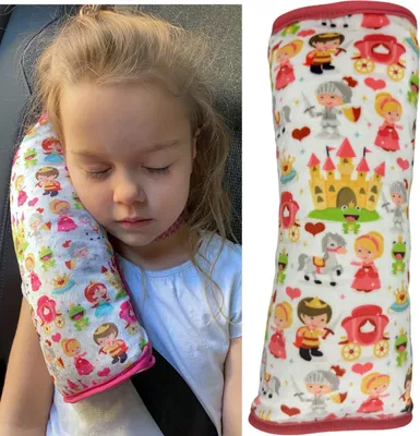 Produktbild von HECKBO® Prinzessin Auto Schlafkissen für Kinder - maschinenwaschbar – kuschelweich hochwertiges Auto Gurtkissen, Gurtschoner, Gurtkissen, Gurtschutz, Auto Kissen, Reisekissen, Urlaub - 30cm x 12cm