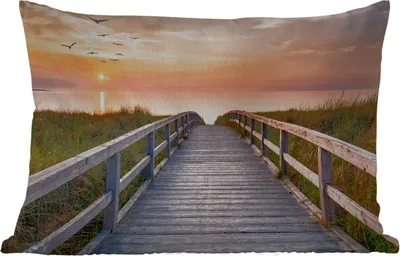Produktbild von MuchoWow® Outdoor Kissen - Sonnenuntergang - Meer - Weg - Gras - Düne - Vögel - 50x30 cm - Wetterfest - Lounge Kissen - Sofa kissen - Wohnzimmer Dekoration