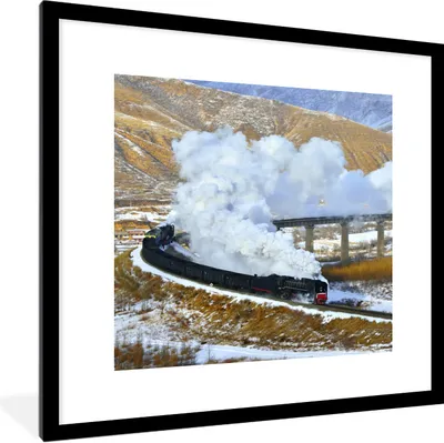 Produktbild von MuchoWow® Gerahmtes Poster Dampflokomotive in einer verschneiten Landschaft 40x40 cm - Poster mit Schwarzem Bilderrahmen Wandposter Rahmen Foto Bilder - Poster - Plakat im Rahmen