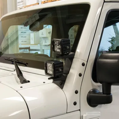 Zdjęcie produktu dla Uchwyt do reflektorów przednich a. Rama szyby podwójna LED Jeep Wrangler JK 07-18