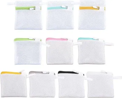 Immagine prodotto di Set di 10 mini sacchetti per il bucato - Sacchetti compatti per biancheria intima e calzini - Sacchetti e accessori per il bucato in nero.