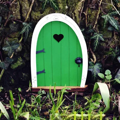 Image de Porte de fée féérique en bois pour arbre et jardin – verte, 10 x 8 cm