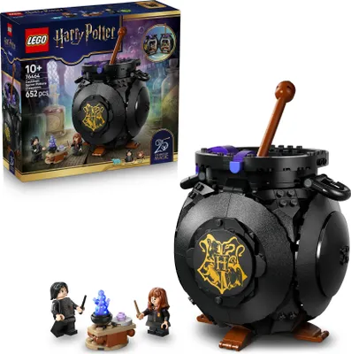 Produktbild von LEGO Harry Potter Kessel: Geheimes Klassenzimmer für Zaubertränke - DIY Set für Schreibtisch oder Schlafzimmer mit Patronus und Hermine und Snape Minifiguren - Geschenk für Kinder ab 10 Jahren - 76464