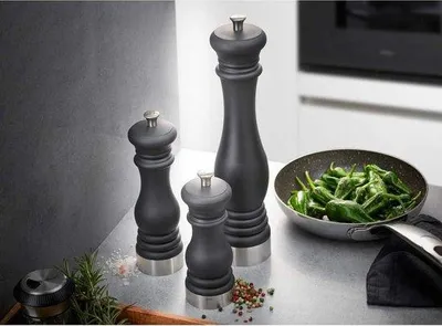Productafbeelding van Famanu zout- en pepermolen met verstelbaar keramisch maalwerk - klassiek design - zilver