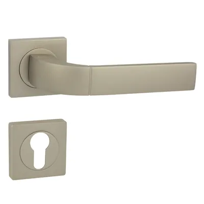Produktbild von DOMINO Türgriff Drückergarnitur PZ - Profilzylinder Set | mit quadratischen PZ Rosetten| Türklinke für Zimmertür, Bürotür, Kellertür & Innentür| Türbeschläge aus Aluminium| Satin Nickel Velvet Türdrückergarnitur | FOKUS-QR M91