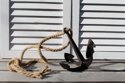 Immagine prodotto di Ancora decorativa su una corda